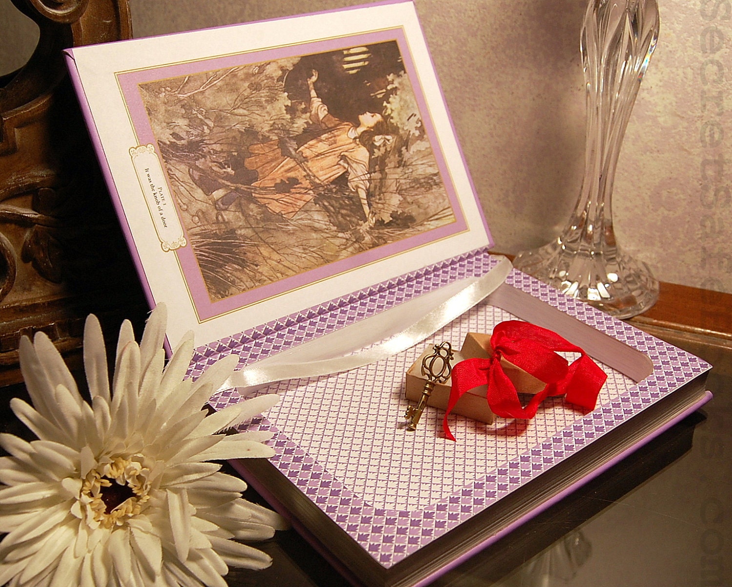 Hollow Book Safe (THE SECRET GARDEN)