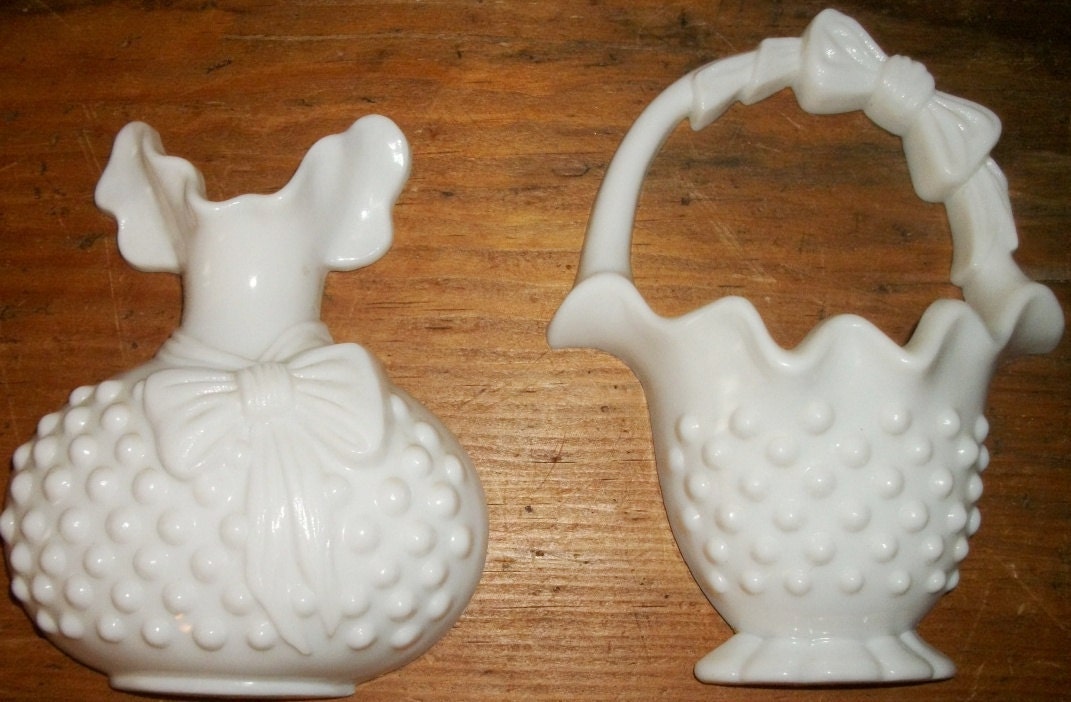 VIntage Burwood Hobnail Pair of Wall Hangings