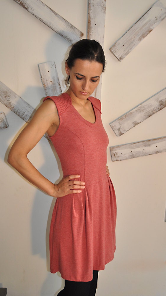 NEW QUILTED shoulders pads dress in melange red