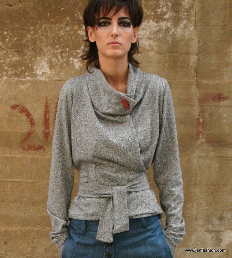 RED LABEL in light grey wrap sweater elegant and cozy