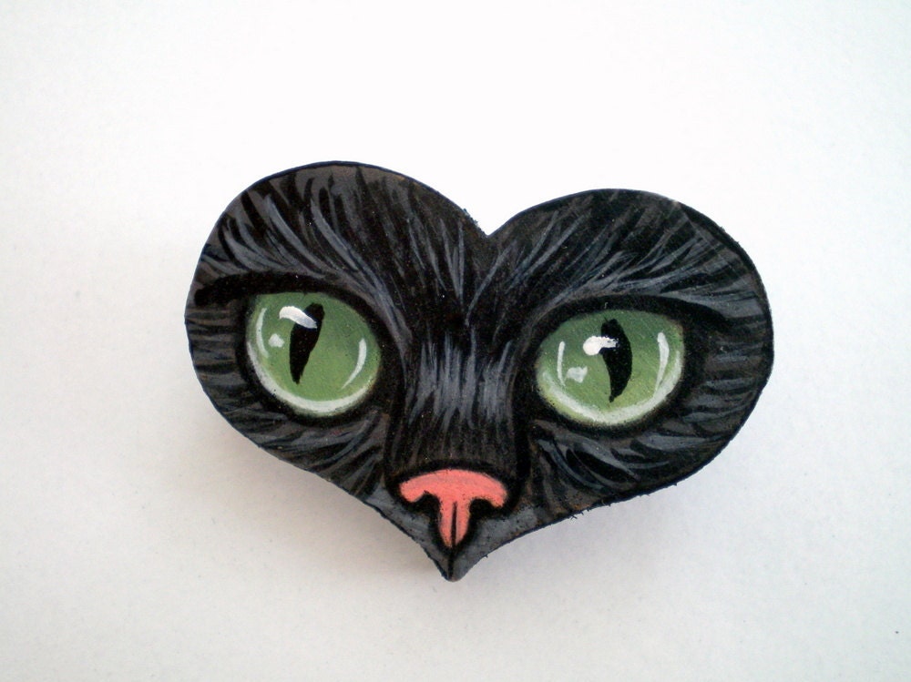 Hand Painted Cat Eye  Brooch -Hand  Paint  Black Cat Brooch , Heart Shaped Wooden Pin, Christmas gift for pet lovers, cat lovers