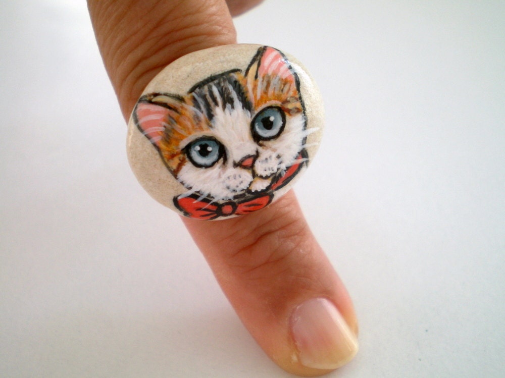 Cat Ring- Hand painted natural  sea stone, miniature cat art ,  gift for pet lovers cat lovers