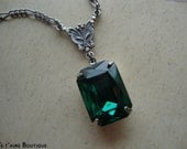 DEBUTANTE - Vintage Estate Style Necklace in antiqued silver with emerald glass jewel and swarovski crystal