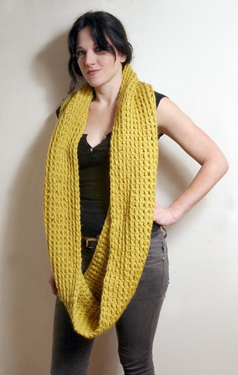 The New Yorker Circle Scarf in Citron Yellow