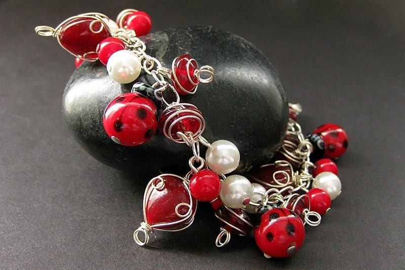 Ladybug Bracelet. Lady Bug Charm Bracelet in Red Coral, Lampwork Glass and Pearl. Handmade Bracelet.