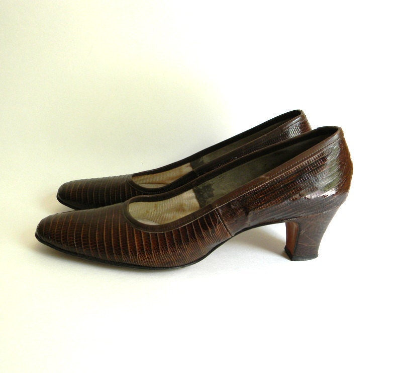 Vintage 1960s Shoes, Lizard Skin Pumps,  Size 7