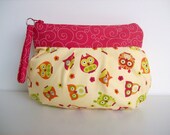 ON SALE - Pleated Wristlet pink owls