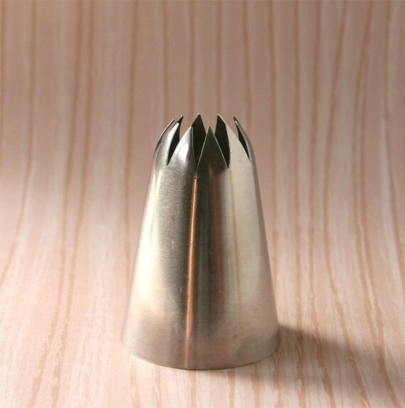 Extra Large Closed Star Pastry Tip for Cupcake Decorating Il_570xn