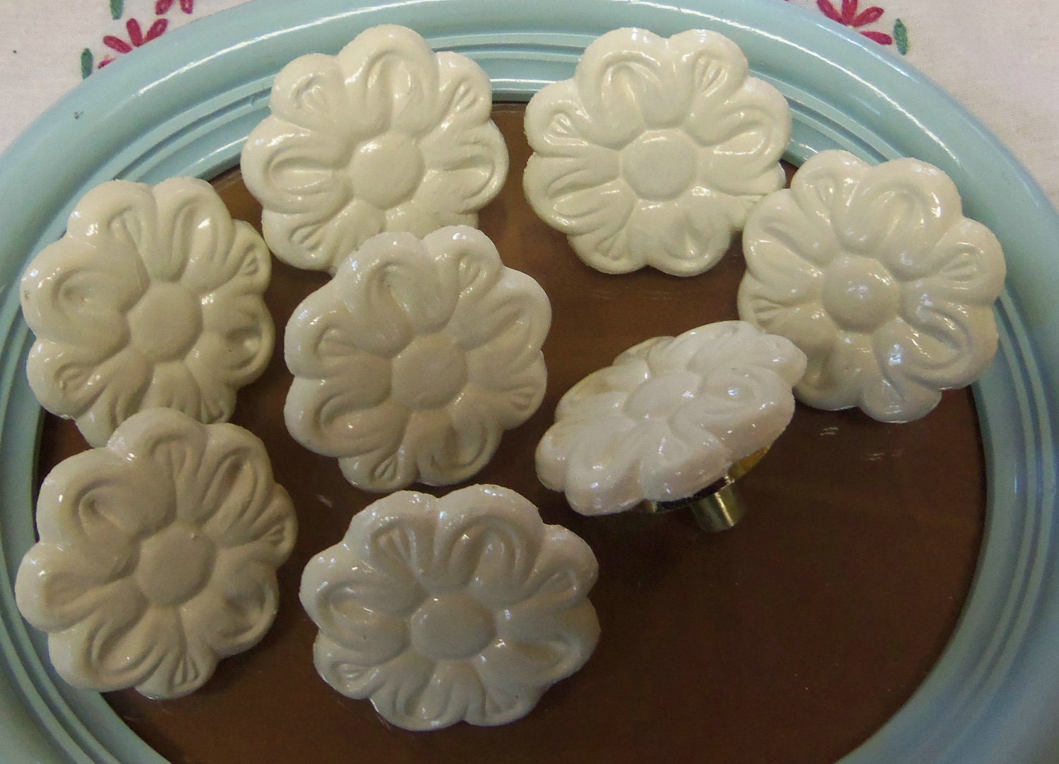 MADE TO ORDER Set of 8 Vanilla Cream Ivory Off white Handpainted Upcycled Wood Knobs Pulls 1.5 Inch Flower Prim Rose