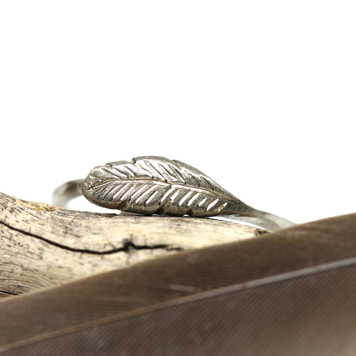 Woodland Feather Ring 14K White Gold - Feather's Gray