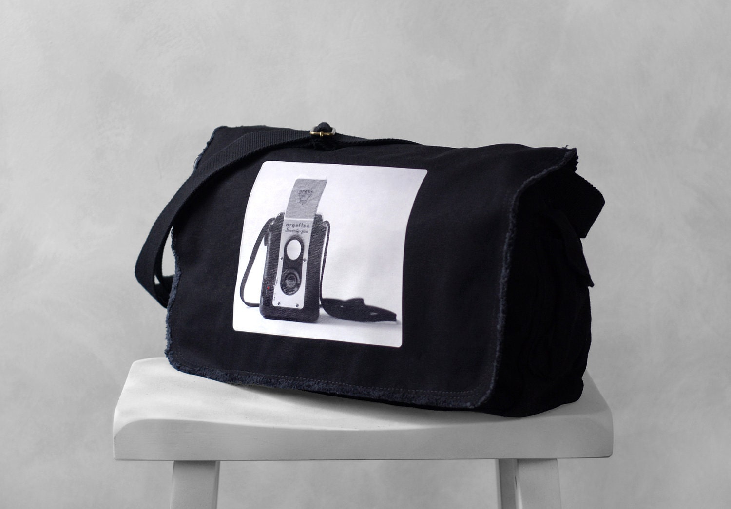 Messenger Bag - The Argoflex - Vintage Camera Photograph - School Bag - Black - Canvas Bag
