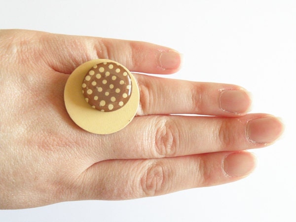 Wooden circles ring - VANILLA & CHOCOLATE DOTS