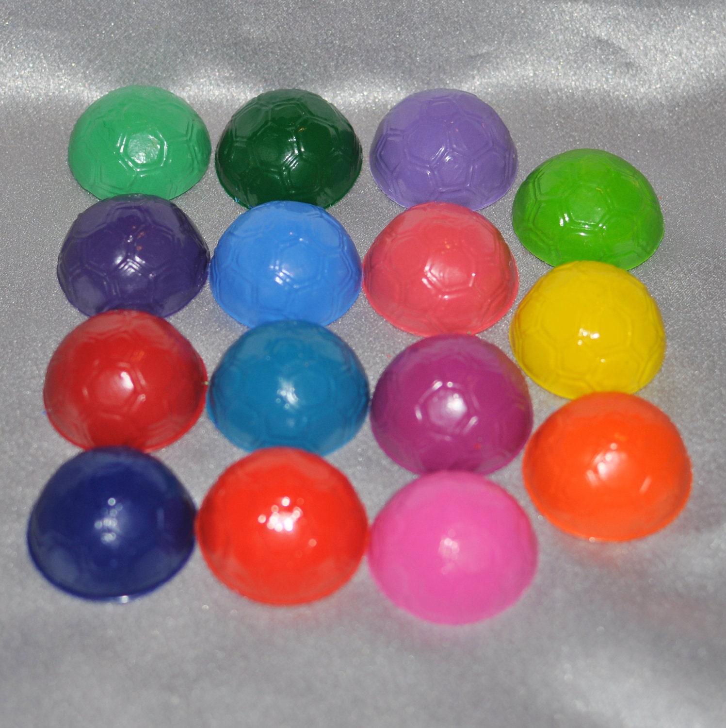 Recycled Crayons Soccer Ball Shaped Total of 15 Crayons Il_170x135