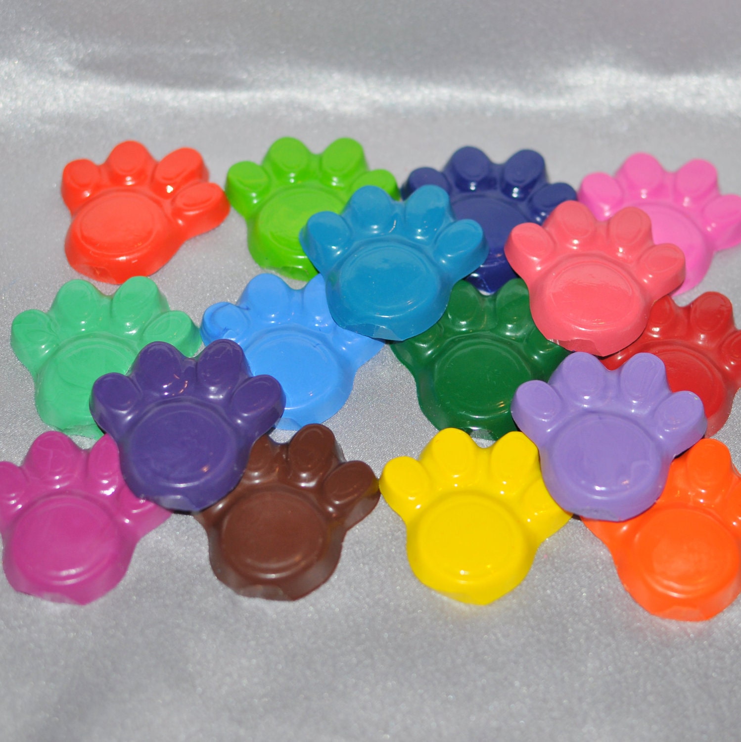Recycled Crayons Dog Paw Shaped Total of 16 Crayons Il_570xn