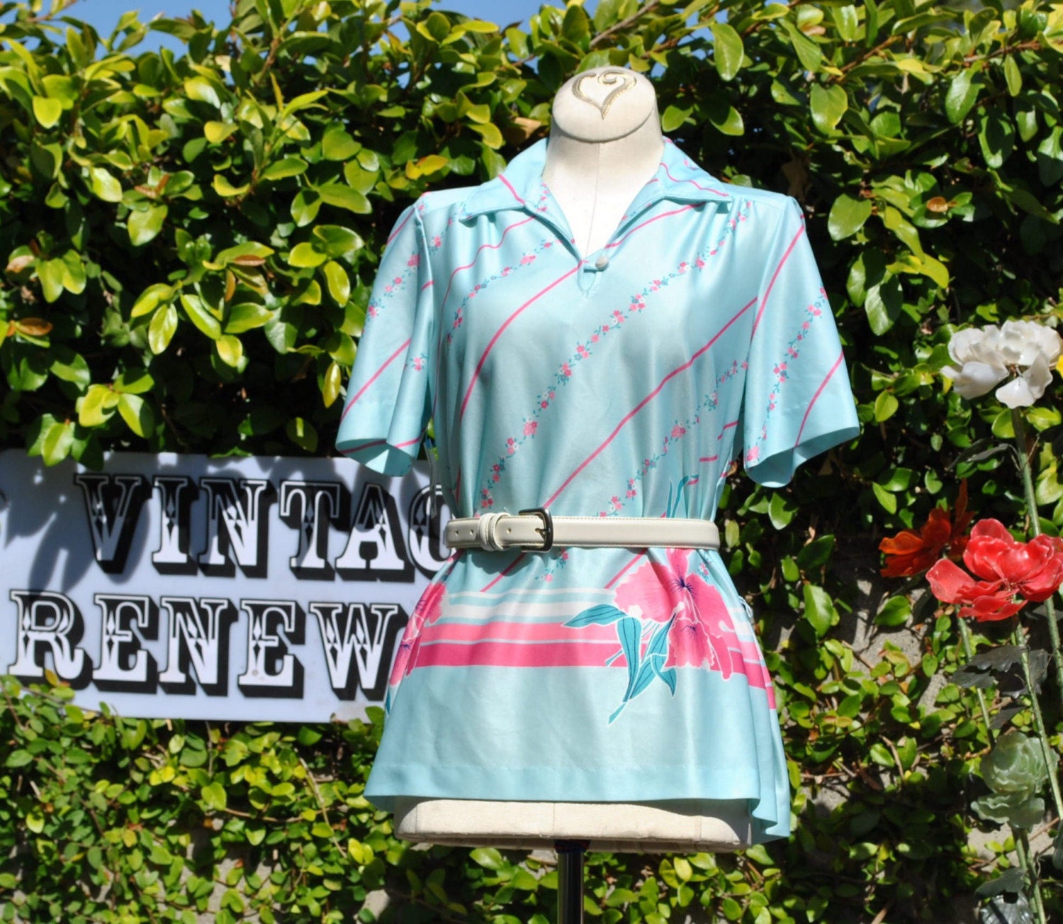 Vintage Poly collared lt blue blouse VR274