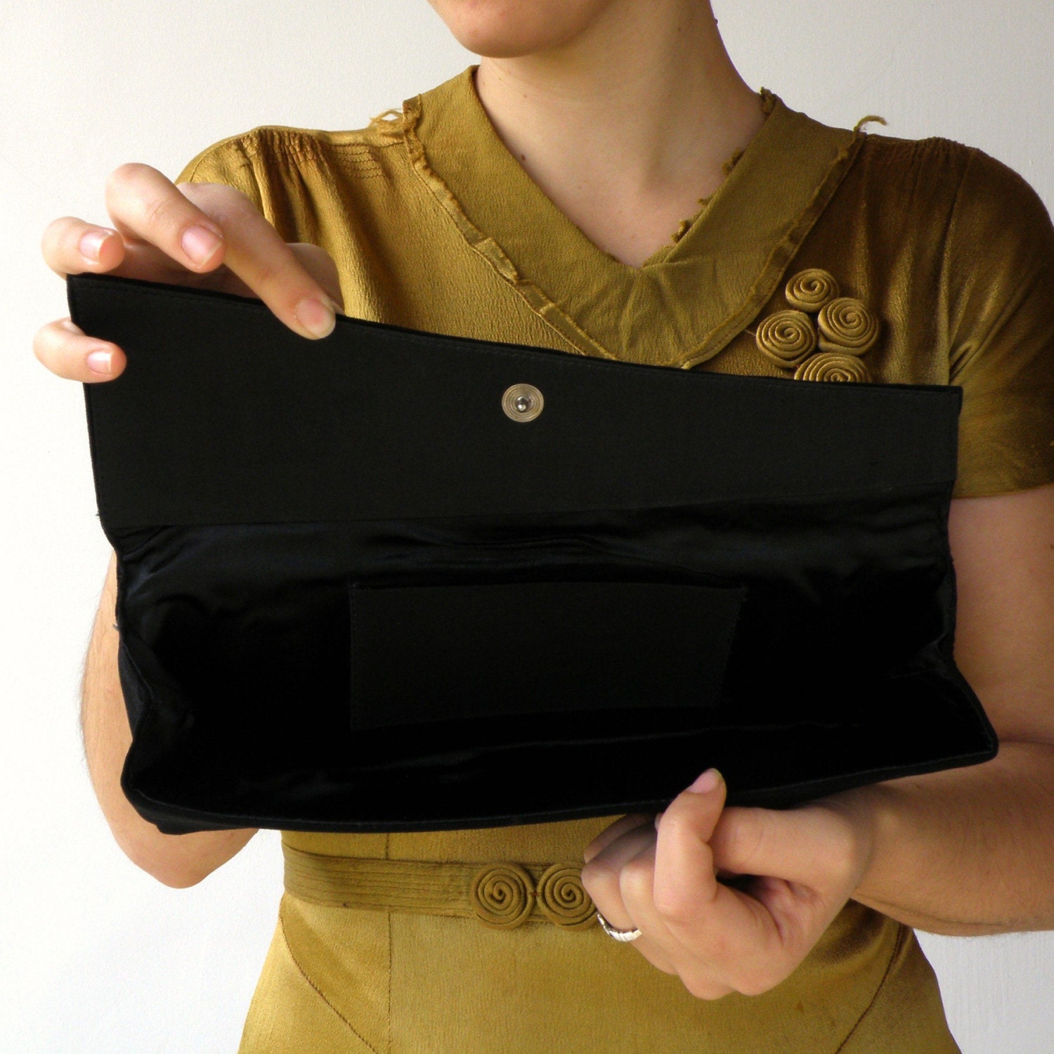 Vintage Diagonal Golden Embroidery Jet black MASKIT clutch
