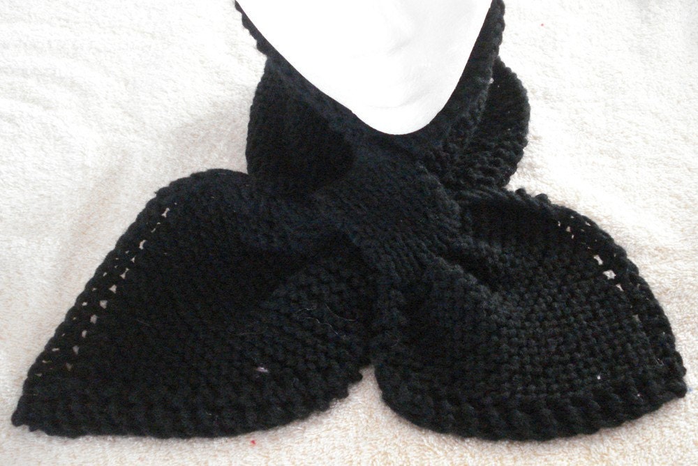 Ascot Stay-in-Place Knitted Scarf Like Grandma used to make