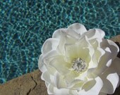 BRIDAL HAIR FLOWER -------- Bridal Hair Accessory - Bridal Headpiece - Bridal Hairpiece - Wedding Accessory -  Ivory Hair Flower