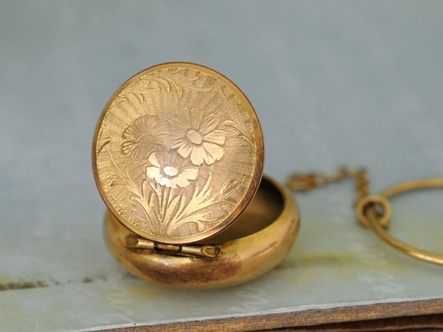 THE MEMORIES WITHIN vintage 12k gold filled locket prayer box container locket handheld