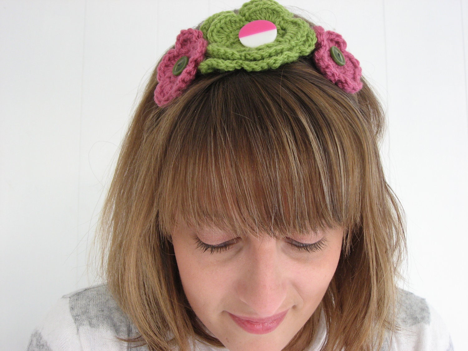 Crochet flower headband with vintage buttons in pink and green