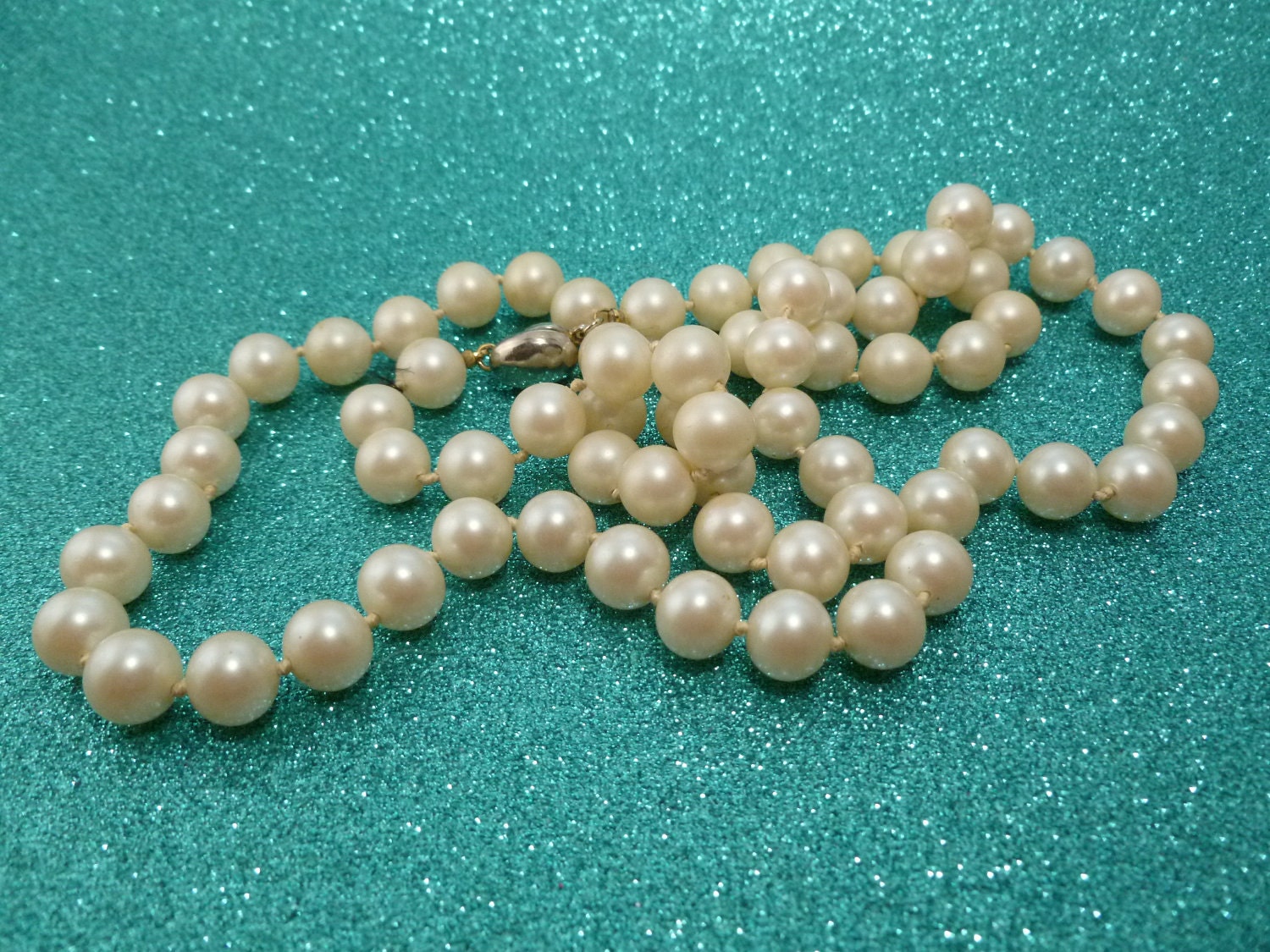 Old Hollywood Glass Faux Pearl Necklace Les Bernard