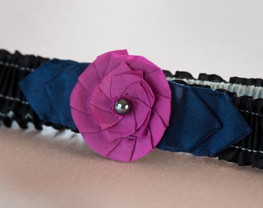 Art Deco Arrow Garter Set