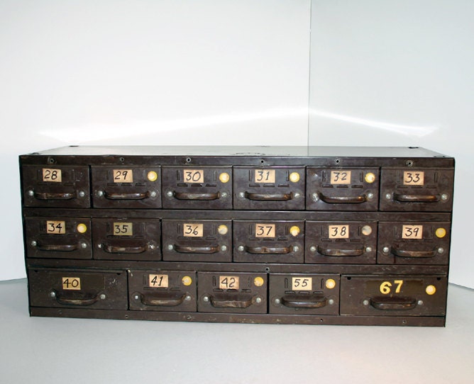 Metal Hardware Parts 17 Drawer Cabinet