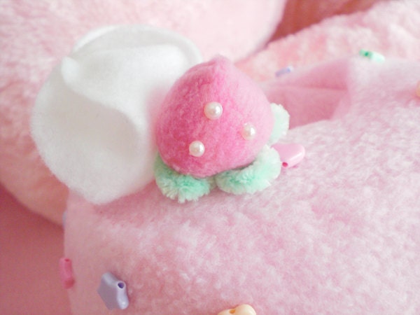 Strawberry/Vanilla Cake Cellphone/Music Electronics Plush Plushie Holder Kawaii Cute Fairy Kei Decora Deco OTT Sweet Lolita Girly Room Decor