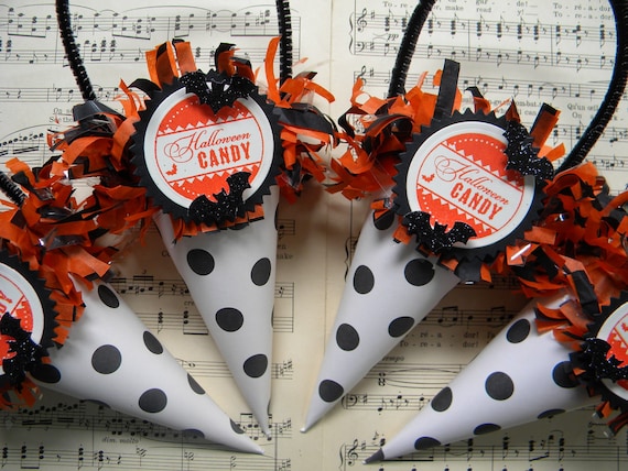 Halloween Tussie Mussie / cones ... set of 4