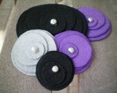 Brooch...Flower pin...felt...Five Flower Cluster Pin (black,gray,lavendar)