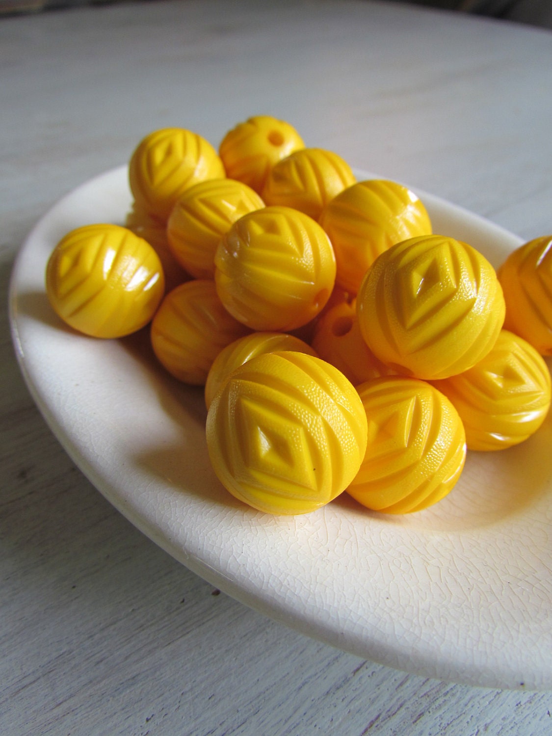 Vintage Lucite Beads Sunshine Yellow 22mm Diamond Pattern