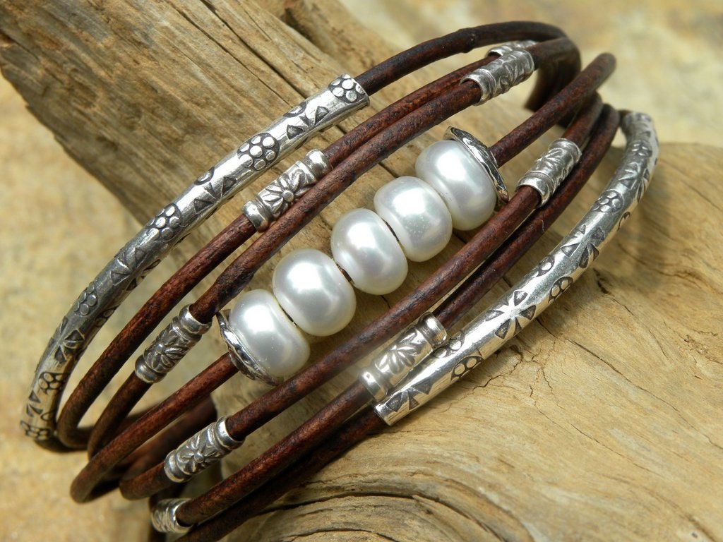 Saltwater Akoya Pearls,Leather and Sterling Silver Bracelet