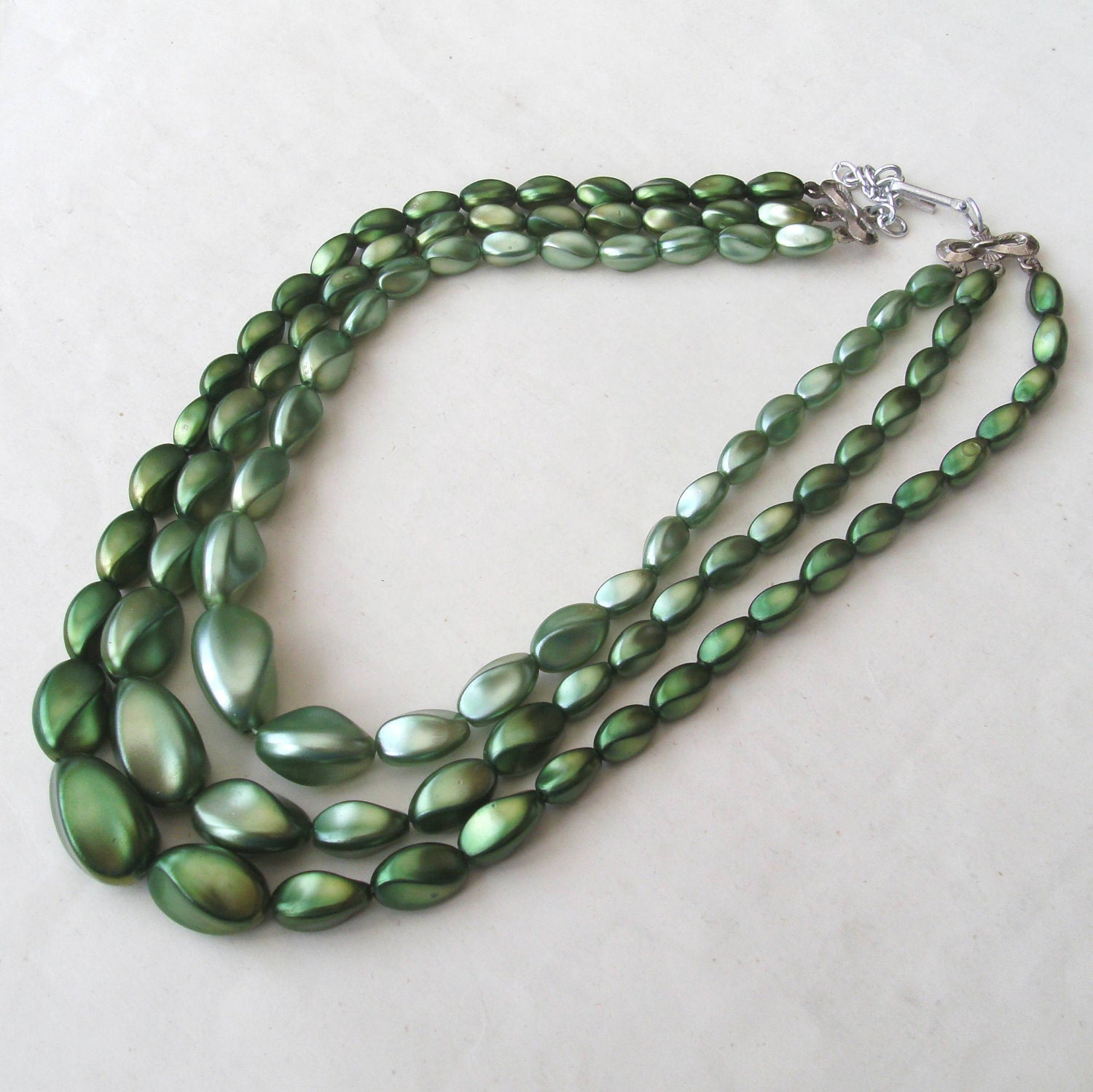 Vintage Necklace, Green Bead Pearly 3 Strand Necklace, Green Necklace, Graduated Necklace, Bead Necklace