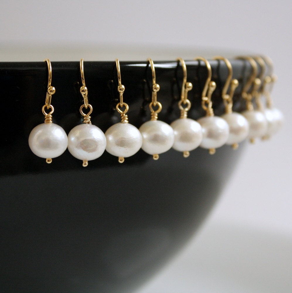 Bridesmaid Jewelry Set Of 6 with White Swarovski Pearl Earrings Gold Bridesmaid Earrings