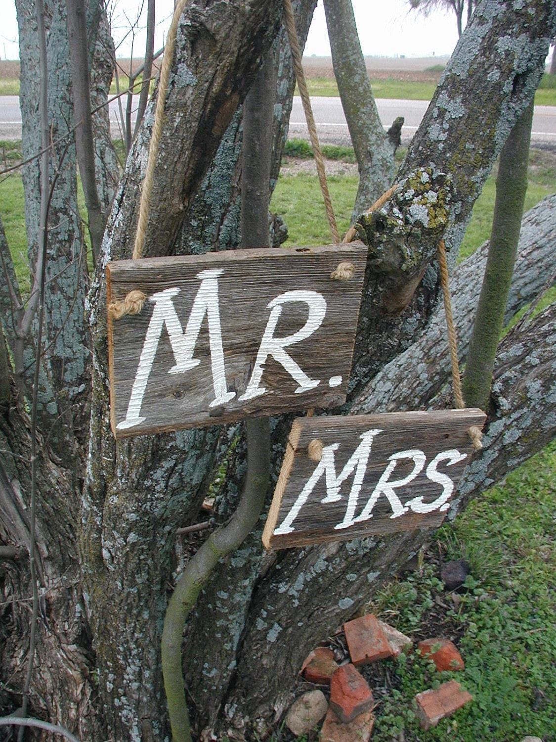 Mr and Mrs Western Rustic Wedding Sign Bridal Barn Wood Bride Groom Hanging