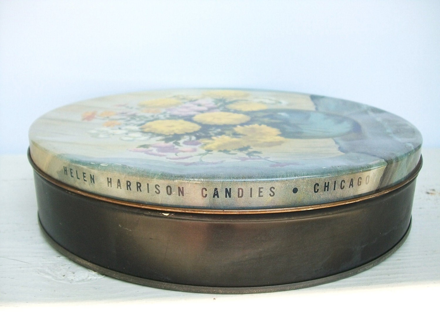 Vintage 1950's Decorative Storage Candy Tin