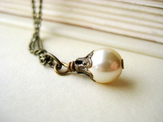 Single Pearl Bridesmaid Necklace - vintage inspired, pendant, antique brass, ivory, tagt team