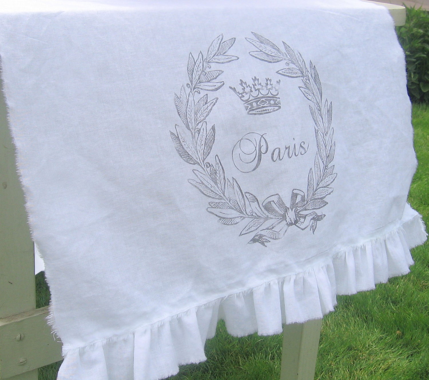 Shabby Paris Table Runner