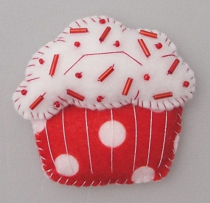 Red Polka Dotted Cupcake Magnet - Beaded Felt