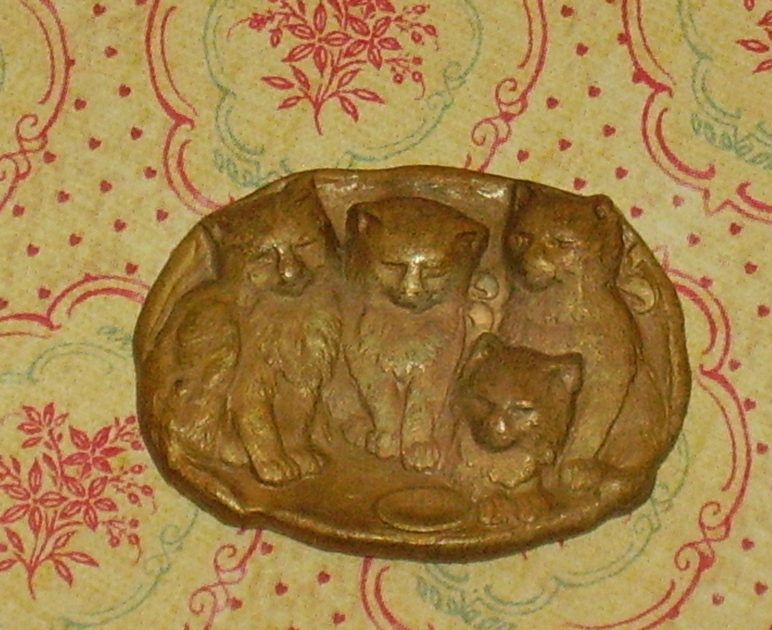 Vintage Antique Cat Stamping Pendant Kitty Cabochon