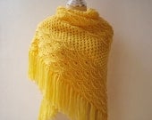 Crochet shawl in Morning Yellow