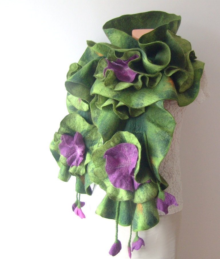 Felted  ruffle scarf  collar - Green Purple flower