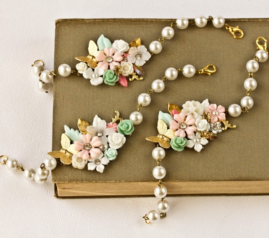 Made To Order - 3 FlowerGirls bracelets - Pearl Bridesmaids Rosary Bracelets in Pastel Colors, Custom Made Bridesmaids Bracelets