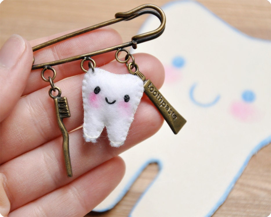 tooth felt kilt pin