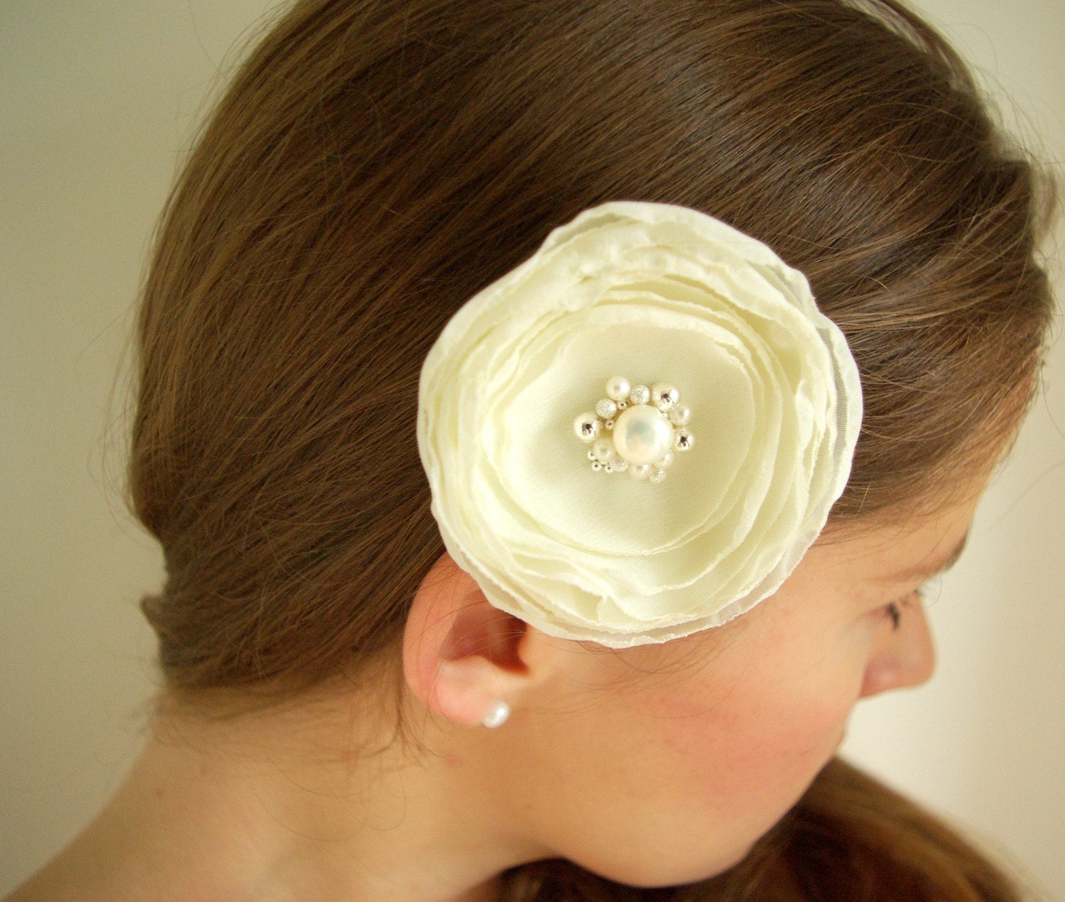 Amazing Ivory Chiffon Bridal hair clip - Chiffon Hair Flower for Bride or Bridesmaids. Ivory Hair Clip