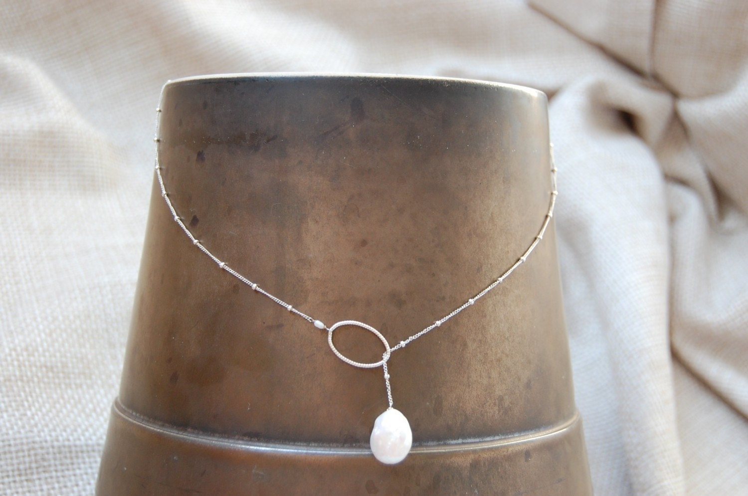 single pearl lariat