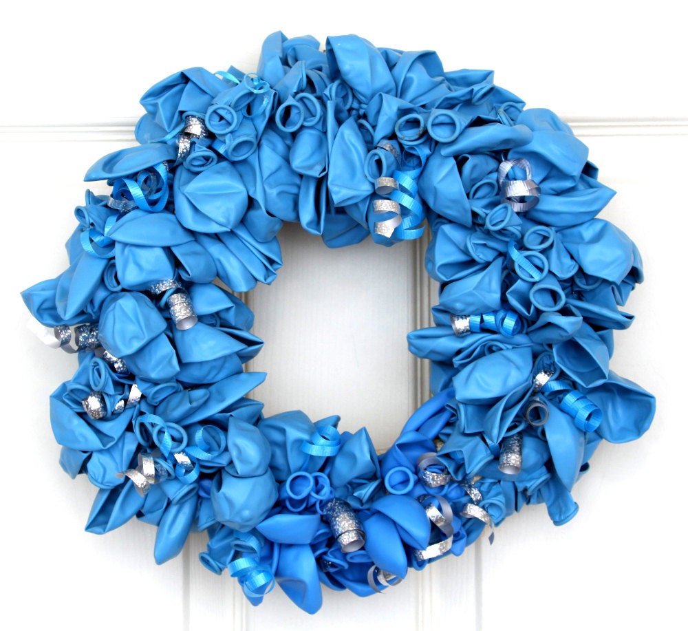 Blue Balloon Wreath // Wreath Made of Balloons // Kids Party Favors // Baby Shower Decorations // Boy Baby Shower