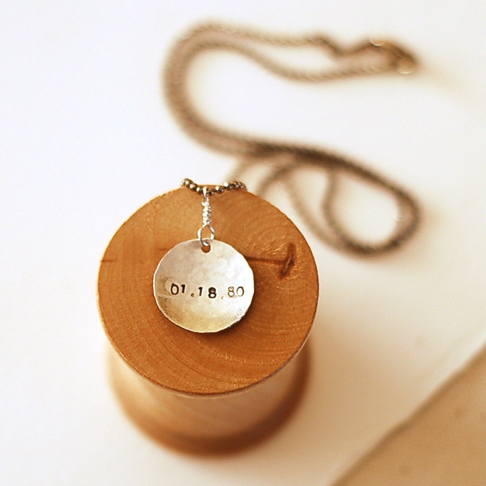 CALENDAR NECKLACE (1-Disc), personalized necklace