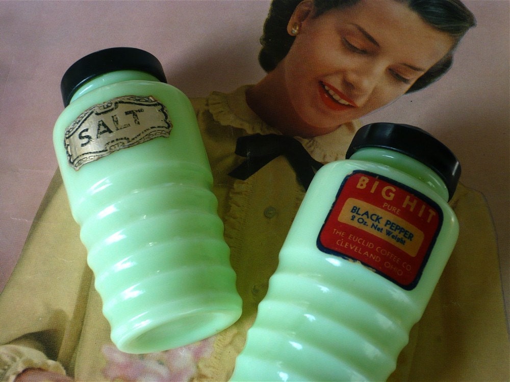 HOLIDAY SALE Jeanette Jadite / Jadeite Big Hit Salt and Pepper Black Top Set with Labels 1930's
