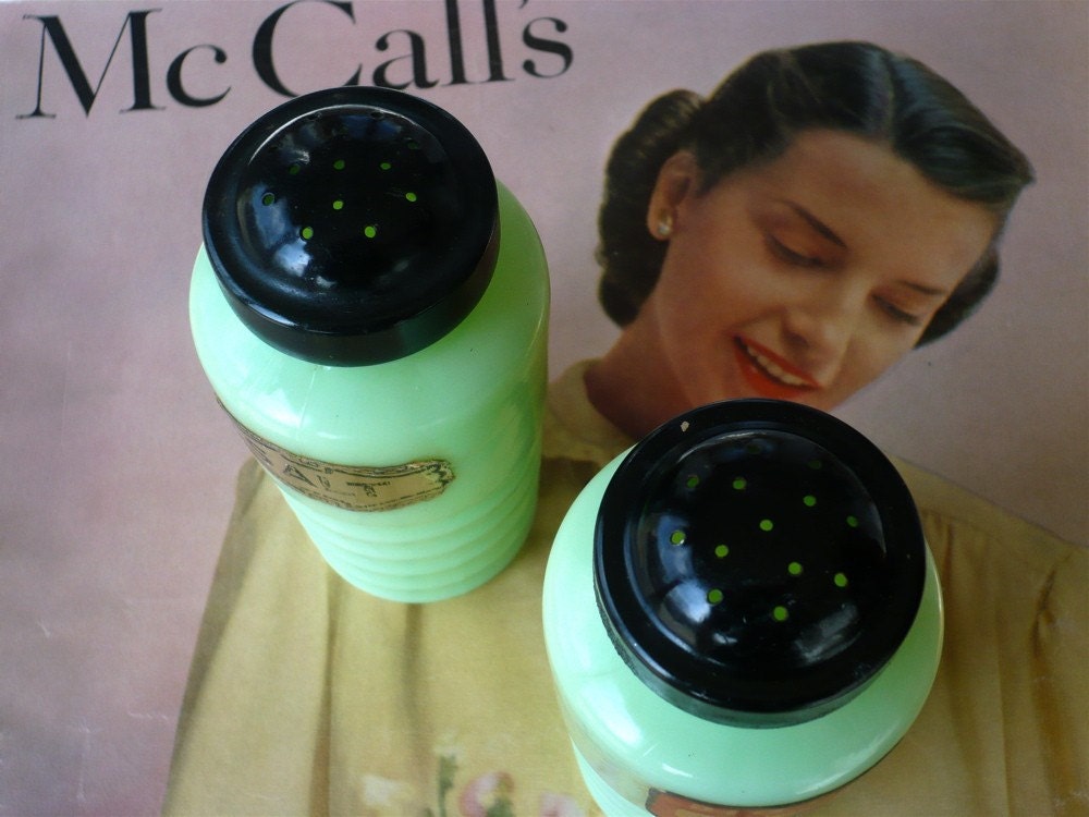 HOLIDAY SALE Jeanette Jadite / Jadeite Big Hit Salt and Pepper Black Top Set with Labels 1930's